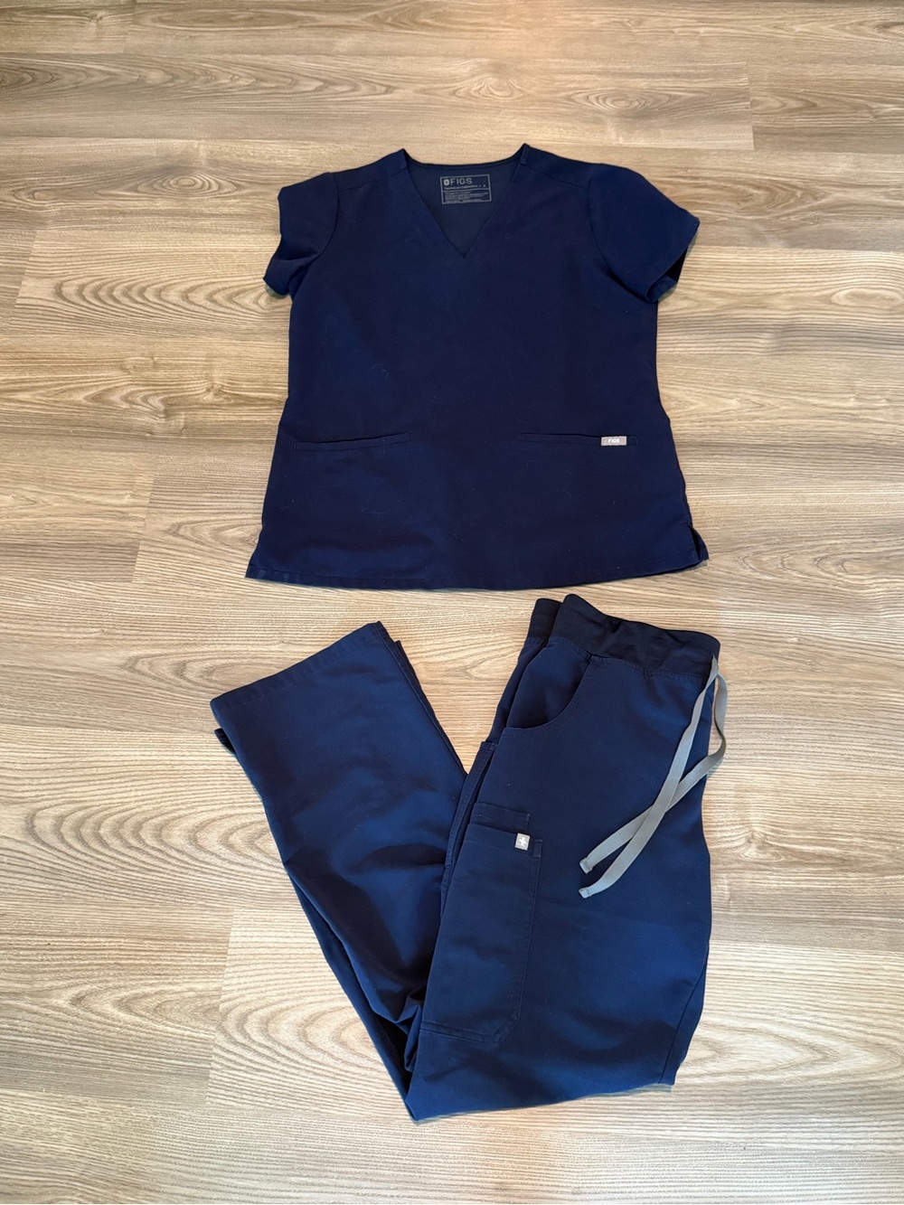 Figs Navy Blue Kade Cargo Scrub Pant & Casma Scrub Top Size Small Medical